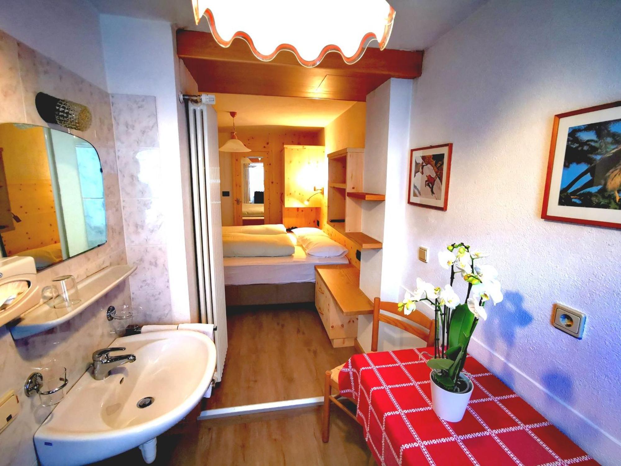 Bed and Breakfast Garni Gabrieli Corvara In Badia Habitación foto